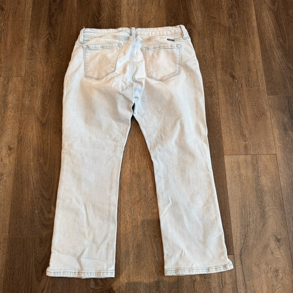KanCan Jeans. Women’s size 15/31.  Light wash and in great condition! - Picture 6 of 8